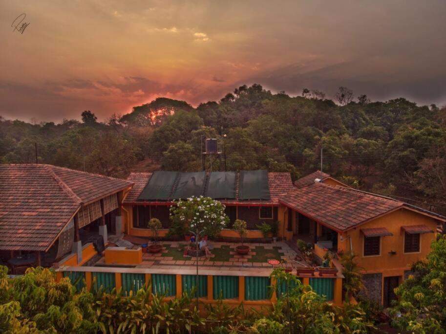 Sohana Eco Retreat Farmhouse - Karjat Chinchavli Eksteriør billede